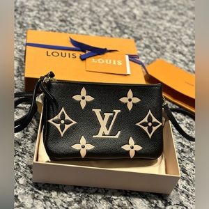 Louis Vuitton Double Zip Pochette